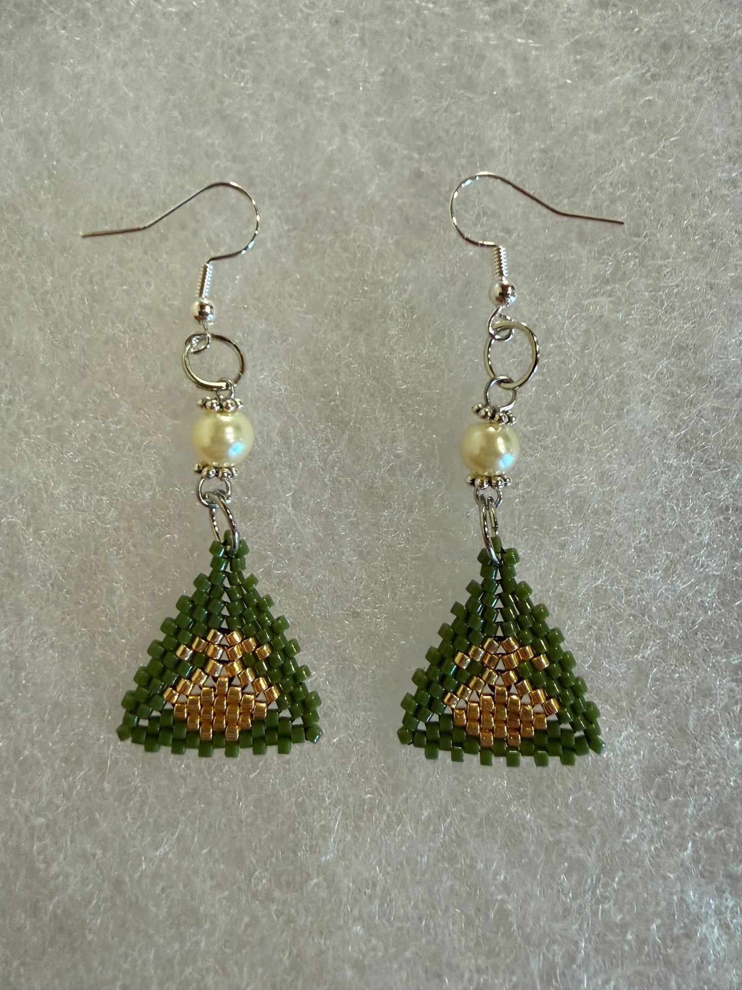Small beaded Ulu earrings