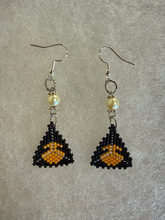 Small beaded Ulu earrings